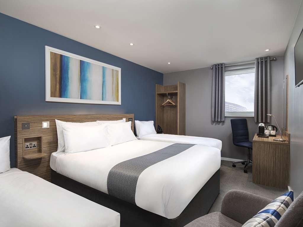 Travelodge London Ealing Ruang foto