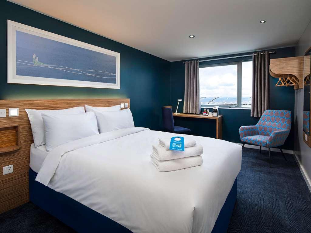 Travelodge London Ealing Ruang foto