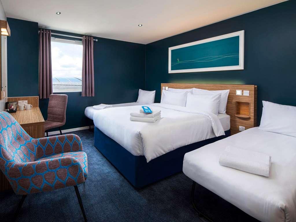 Travelodge London Ealing Ruang foto
