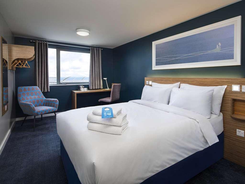 Travelodge London Ealing Ruang foto