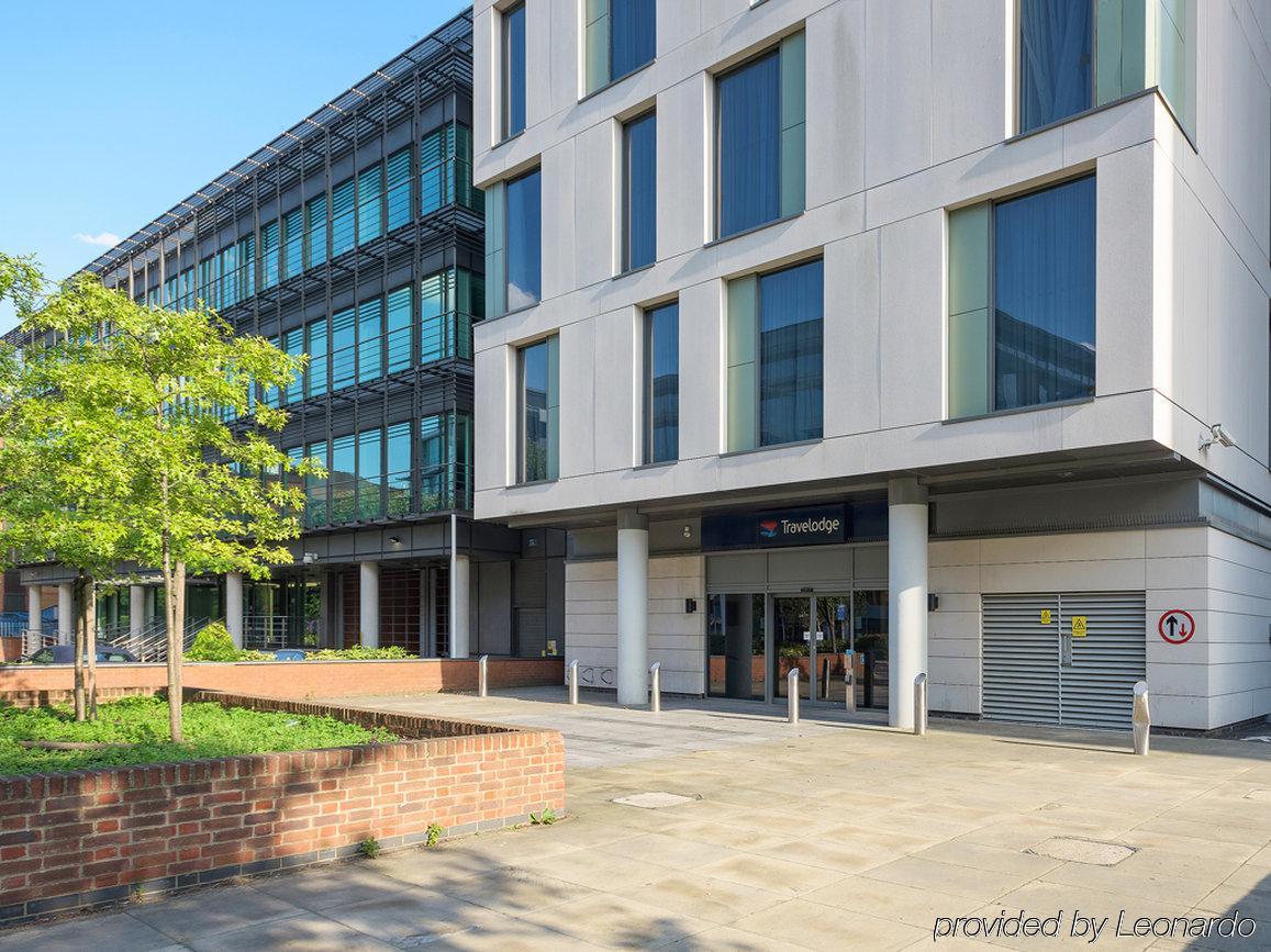 Travelodge London Ealing Bagian luar foto