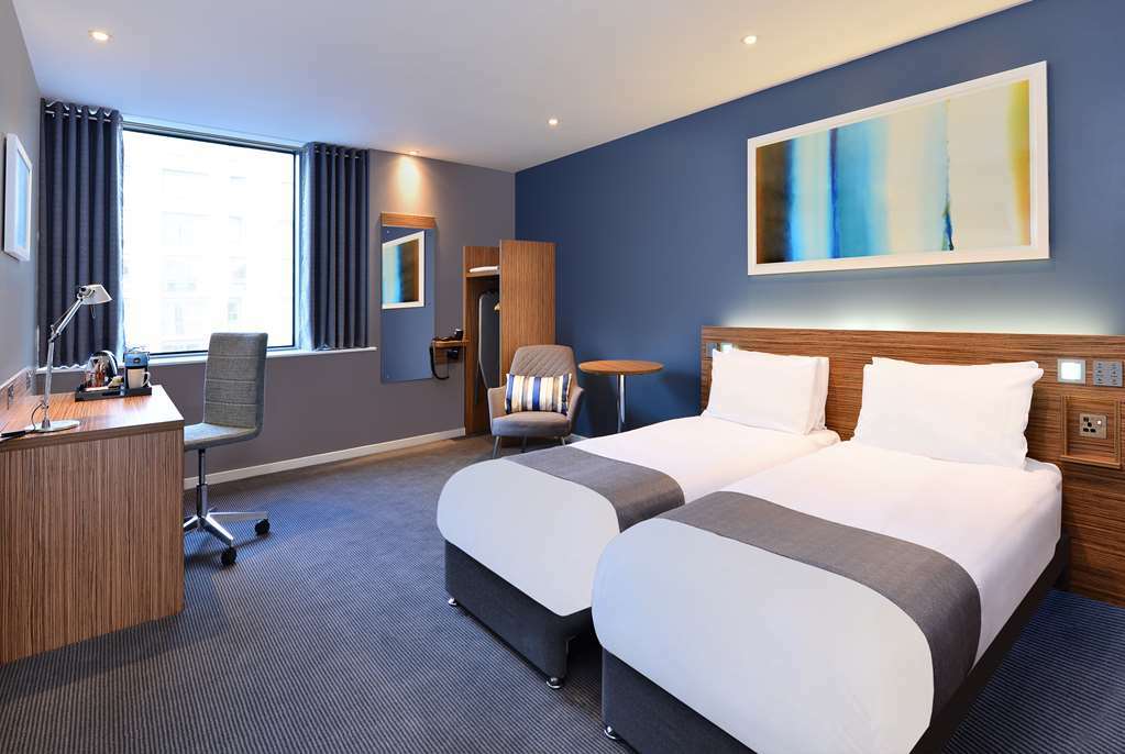 Travelodge London Ealing Ruang foto