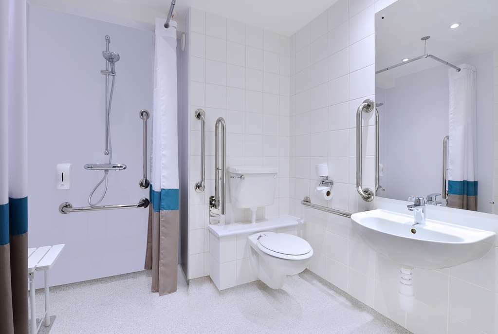 Travelodge London Ealing Ruang foto