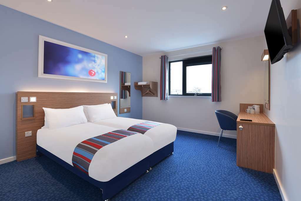Travelodge London Ealing Ruang foto