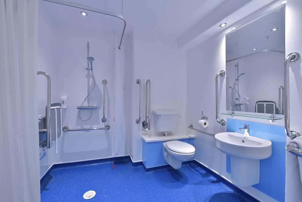 Travelodge London Ealing Ruang foto